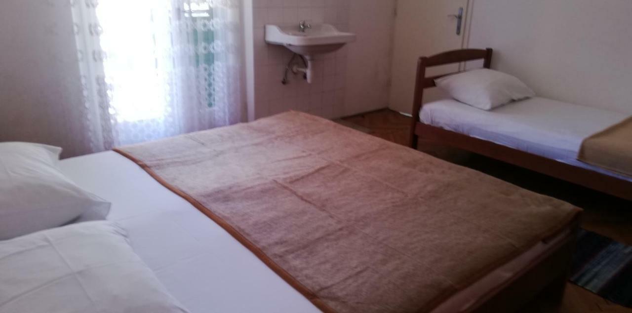 Marina Apartment End Rooms Vela Luka Luaran gambar