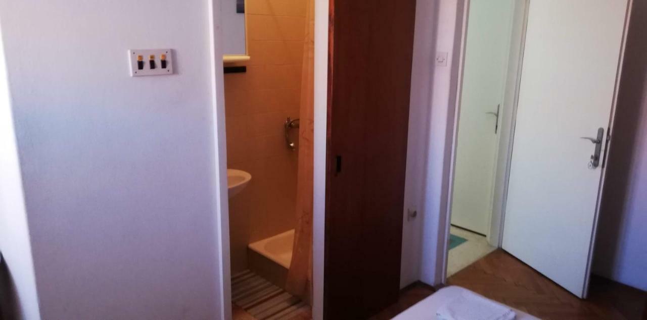Marina Apartment End Rooms Vela Luka Luaran gambar